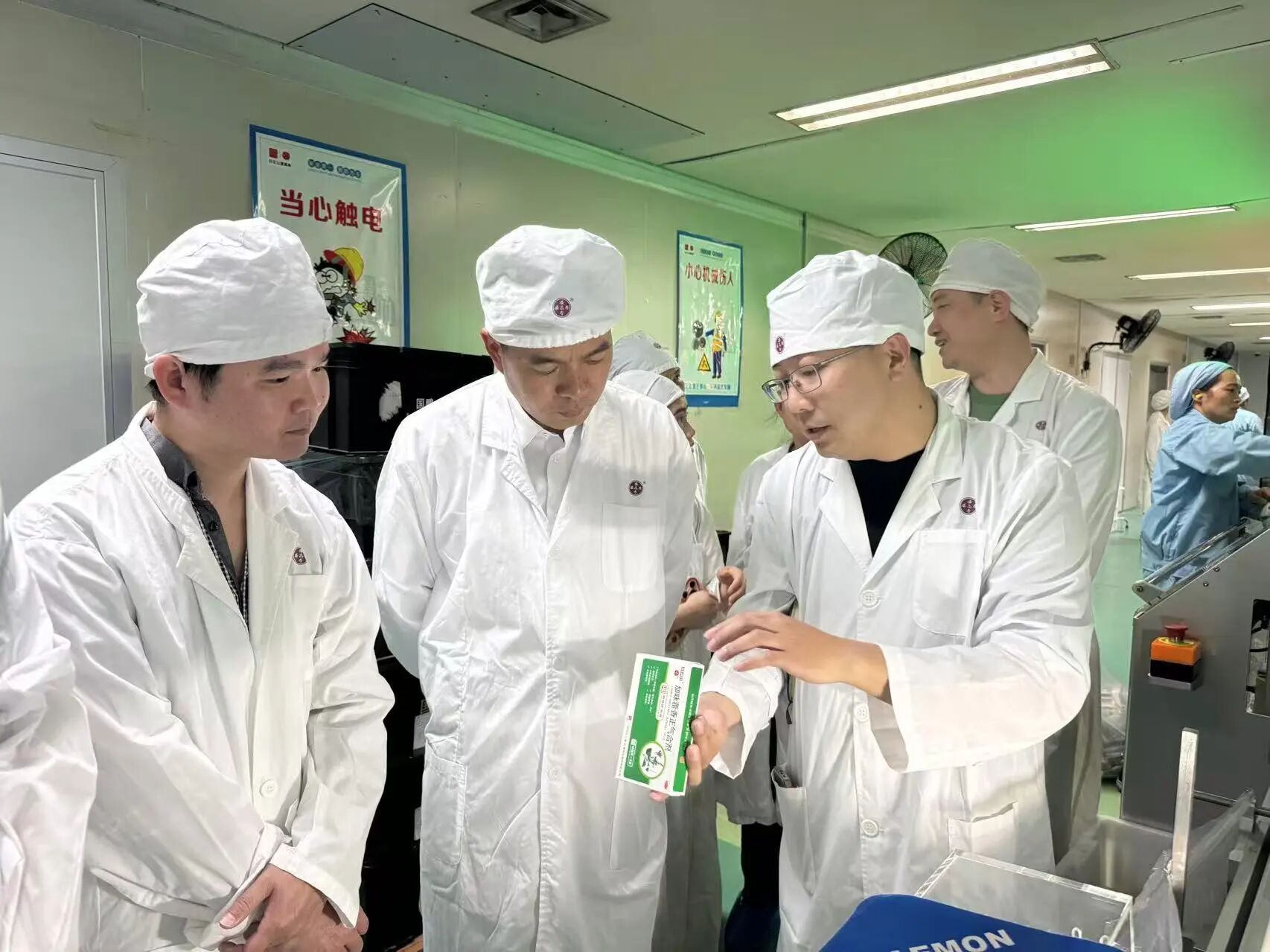 久久久www成人免费无遮挡大片
